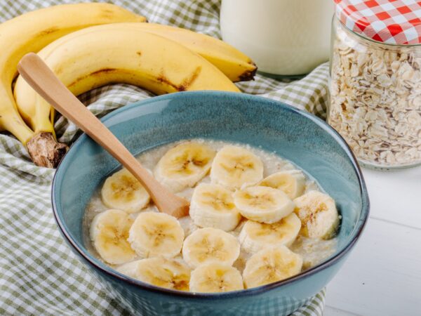 Whey banana com canela: como usar esse combo saboroso em sua dieta?