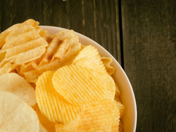 Trocas Vencedoras: Biscoito Salgado de Cebola vs. Chips Comuns